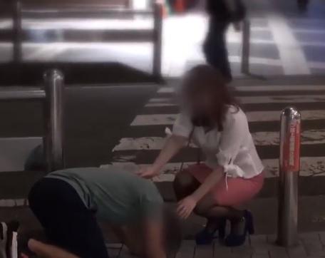 ［素人ナンパ］舐めまわすプレイで翻弄されながらも、まん液を滴らせ突き上げられるお嬢さん