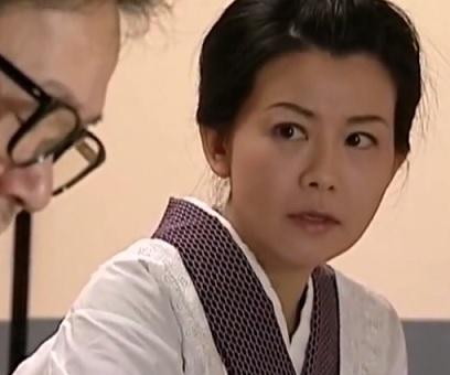 ［家政婦］トロンとした表情で逞しいペニスを眺め可愛らしい声を上げ身を任せるマダム