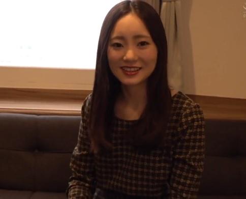 ［中出し］乱暴なピストンに感じて敏感アソコの感度が急上昇し昇天していく美乳妻