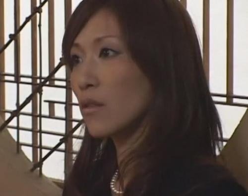［弟の嫁］汚ちん〇鬼畜男の振り止まらない激ピストンに身体中を凌辱されてしまうおばさん