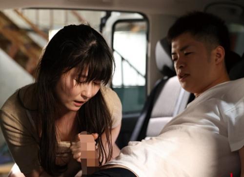 ［無料］熱い火照った身体をクネクネ妖艶に捩らせたくさんのエキスを出しイっちゃう奥さん