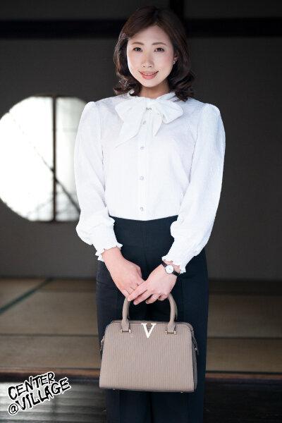 【人妻】《 片岡明奈 》乳首ビンビンで激イキ！！