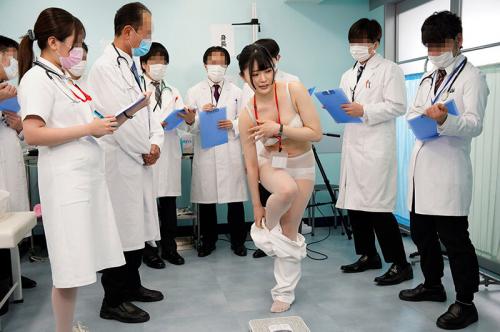 研修医の前で全裸診断！ビクビク反応♡