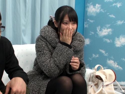 【MM号美少女ナンパ❤素人】優しそうな看護学生に早漏に悩む男の改善お手伝い頼んだら…手コキ即暴発に母性芽生えSEXまで…