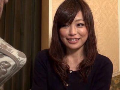 【センズリ鑑賞】可愛いのに露出された肉棒を自ら触ってしまう淫乱ビッチ美少女ギャルお姉さんのエロエロせんずりサポート！