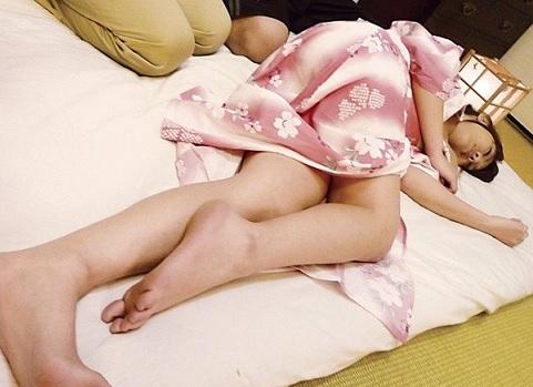 ［中出し］ 柔らかい胸を引っさげて抑えられない欲望に身を任せちゃうおばちゃん