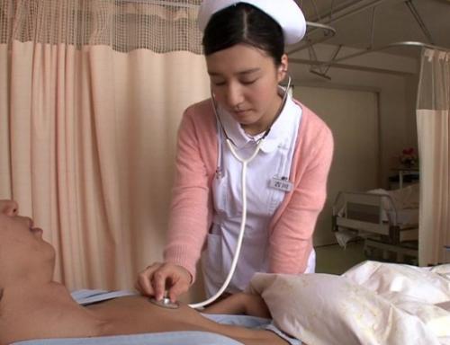 ［AV］性豪の激しいピストンに翻弄され、乳房が揺れ、屈服してしまった美人ナース