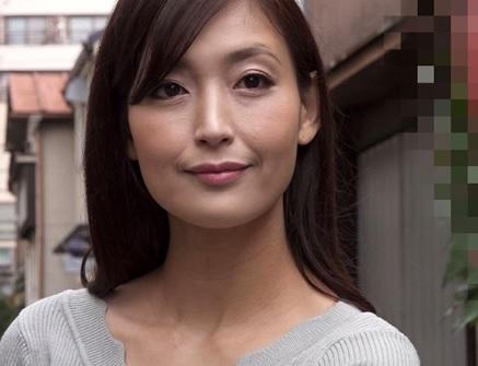 ［並木塔子］本能が異常な性癖に自分で驚きながらも、反り絶頂する程楽しんじゃう奥さん
