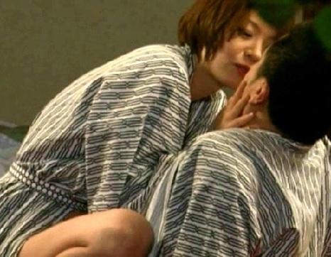 ［盗撮］いつも通りにしていても溢れる色気と体液を漏らしアヘ顔で悶えちゃうお姉さん