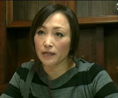 ［NTR］体液にまみれた肉棒が股間にめり込み、激しい快感の渦に巻き込まれていった美乳妻