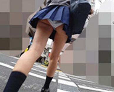 ［AV］触れられることさえ拒否したいのに恥部は勝手に駄々洩れになってしますお嬢ちゃん