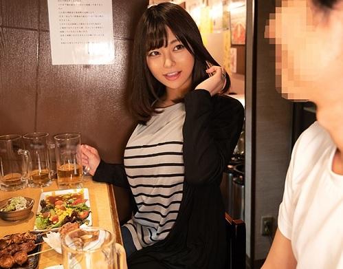 ［フェラ］発情したエロティックな姿で精液に汚れることに興奮し、射精を待ち望んでしまう人妻