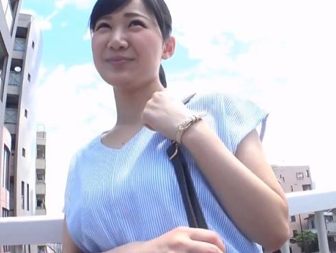 ［ベロチュー］美しいたまらない性欲をそそる顔立ちのくせに悶えまくっていっちゃった美人社員