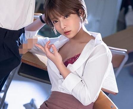 ［輪姦］エロいお尻から伝わる生々しいモノの動きにアソコから蜜が溢れちゃう女教職員