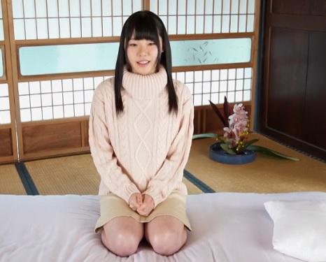 ［AV］常に興奮したエロティックな姿は、精液で汚れることに悦びを感じ、絶頂の瞬間を待ち望む可愛い子