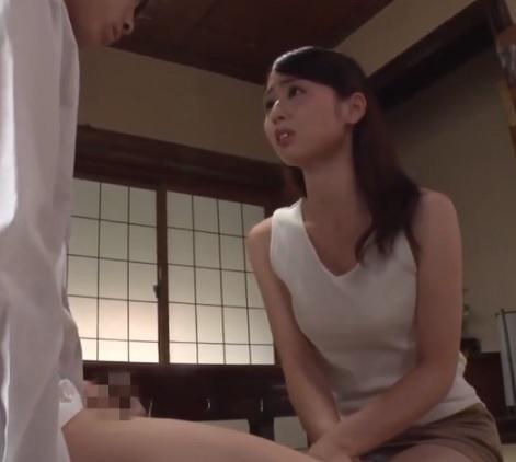 ［お母さん］いつもとは違うエロな感情が溢れ出し過激なセックスで足腰がガクガクなってしまった美乳妻