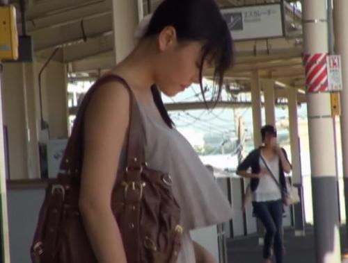 ［イラマチオ］濡れるワレメに深く挿れることを許してしまい最悪な結末を迎える女性