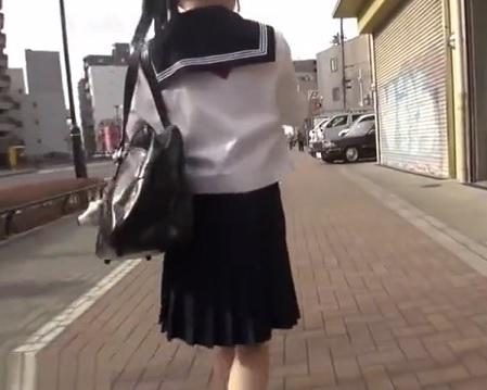 ［騎乗位］美しい桃尻をくねらせ美しいバストを露わにして悶絶しながらイっちゃうお嬢ちゃん