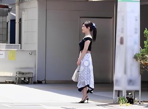 SEXレスな生保レディの奥さん40歳！エッチな願望が強すぎる巨乳おばさんが浮気ちんぽハメて大暴れ！ヤバすぎるっしょｗ