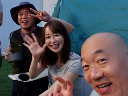 篠田ゆう 町内会のキャンプに参加する奥様がおじさんたちから飲まされてテントの中で襲われる…