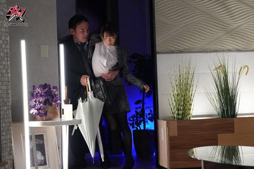 【美少女×中出し】酔っぱらってしまった女子社員が大嫌いな上司にお持ち帰りされてしまい絶倫性交！