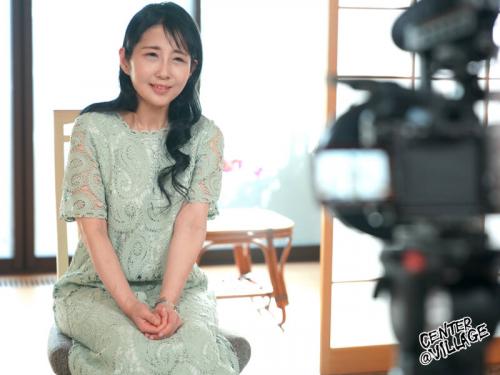 【五十路×デビュー】結婚31年目の淫乱巨乳妻が溢れる性欲を発散させたくてAVデビュー！貫禄の中出し承諾。流石です。
