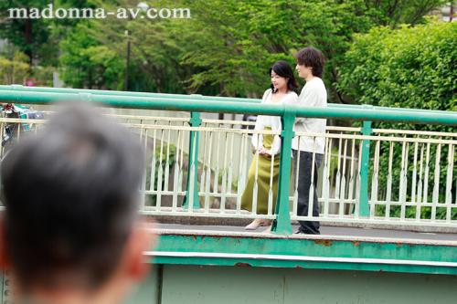 【熟女×NTR】娘と婿の激しいセックスを見てしまった熟女お母さんが欲情してしまい婿と関係を持ってしまう