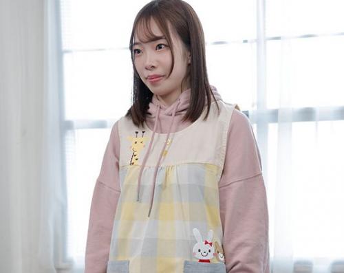 【保育士×デビュー】脱ぐと真っ白な肌とロケット乳がエロ過ぎる子供大好き保育士さんがAVデビュー！