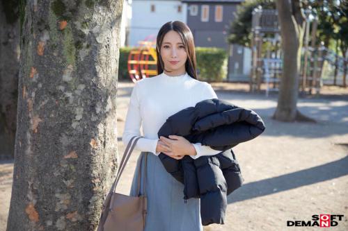 【熟女×デビュー】旦那に抱いてもらえない45歳の美しい人妻が他人ペニスを受け入れAV初出演！