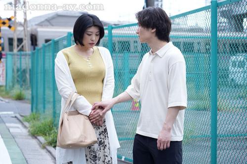 【熟女×不倫】「おばさんで大丈夫？」息子の親友にご無沙汰だった身体を触られ不倫に溺れてしまうお母さん。