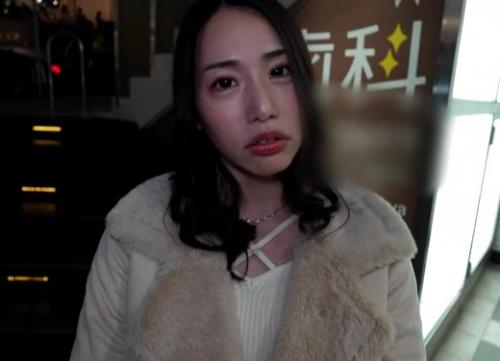 【人妻】職場の美人先輩とナイショの不倫セックス！彼女がいるのに…爆乳おっぱいに我慢できず…！！
