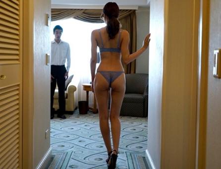 ［巨乳］身体も表情も溢れる感情を露わにしながら絶頂を迎えてしまうデカ乳女