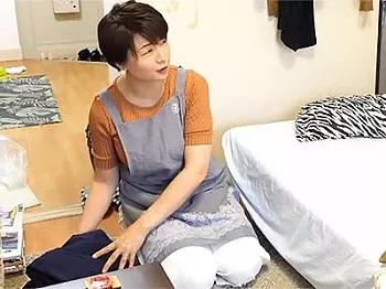 【熟女×盗撮】家政婦のおばさん年下の男の子に突然求められて濃厚セックスしてしまう