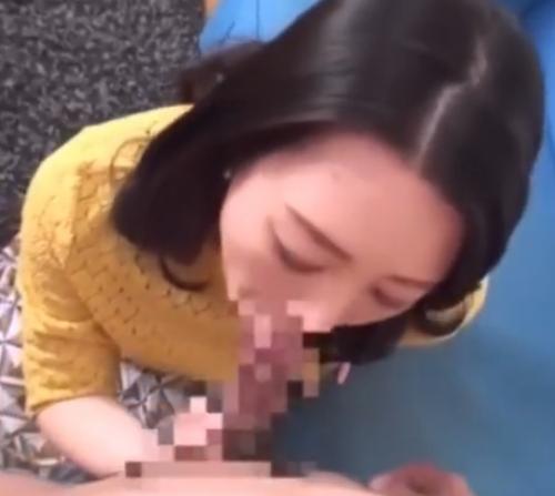 【フェラ】熟女がよだれ垂らしながらチンポしゃぶるのに夢中になっちゃう
