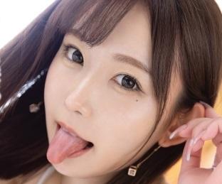 ホテルに到着してすぐにイチャイチャしながらキスを交わし、うっとりするほど舌を絡めあう！奥を突かれるたび悦びの声をあげる！