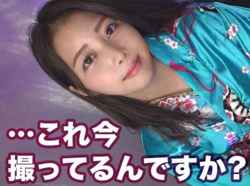 瑠璃色のきれいな着物に身を包んだアスカちゃん(24)。舌を濃密に絡ませるベロチュウでお互い超興奮状態に！