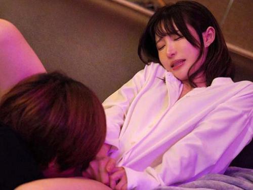 [バイト飲み]飲み会で泥酔…押しに弱い美少女と生き残り二人きり『みんな居るから…んあぁっ♡』バレたらヤバいスリルセックス