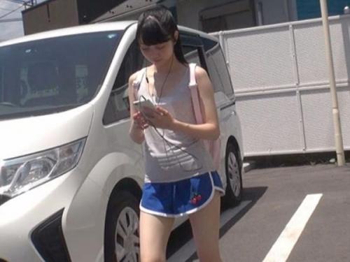 [素人ナンパ]経験人数は1人！田舎のノーブラ美少女はAAカップの貧乳未成年！１８歳のウブな膣を大人巨根でメス堕ちさせる