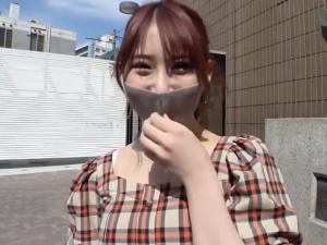 【真性変態女】「ぐるぐる言ってる…」浣腸プレイに大興奮の彼氏持ち素人娘！！可愛い顔してマニアックすぎて男も引くｗ
