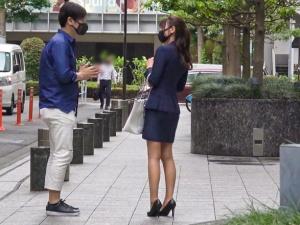 【素人ナンパ】この見た目でドＭは反則ｗｗ顔面偏差値80を優に超えるガチ美人営業レディが喉奥フェラで涙目になりながら…