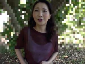 【アラフィフ熟女】「そうゆうことシたかった♡」年甲斐もなくヤリたい盛り！！野外でデカ乳首を露出して興奮したおばさんが…