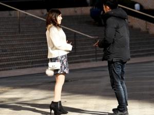 【人妻ナンパ】結婚1年目、新婚妻がまさかの自宅不倫セクロス！！ツンデレ気質な女がみるみるメス化しちゃうヌケ確動画