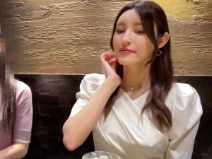 「家にいることが多くなくて…」寂しい思いをしている美人妻のハメ外し！優勝確定の顔面に似つかわしい美ボディがあらわに！！