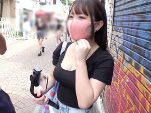 【素人ナンパ】「怪しいやつじゃない？」おっぱい露出が激しい21歳JDを連行！！ロリ顔に不釣り合いなエロボディがシコすぎ！！