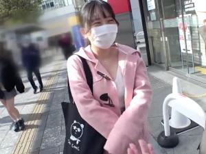 【素人ナンパ】「買い物に…」やや地味な見た目ながら、よく見ると胸元ざっくり！！ロリ顔巨乳の美少女を奇跡のゲットから…