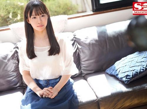 中年オヤジと濃厚接吻セックス、本人曰く馬並みに大きいと感じたデカチンセックス、潮が止まらなかったと話す3P…