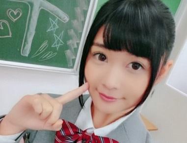 制服のコスプレで、初イキで大人の仲間入り！