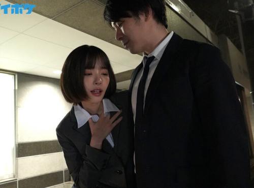 マ○コを濡らし必死にチ○ポを誘惑する女子と引き気味でもチ○ポが立ってくる男子！ 私にザーメンをかけてください