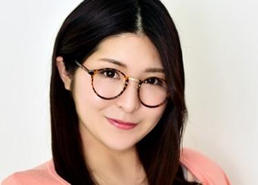 抱きしめて胸を揉んだらとろける様な瞳で吐息を漏らす表情が超可愛い。「私を気持ち良くして」とフェラしてチ○ポをビンビンに。