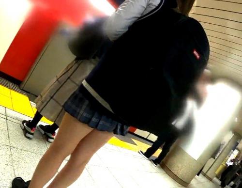 粘着ストーカー×アウロリ少女×凌辱｜痴漢した女子校生を尾行して自宅をつきとめ潜入。眠らせて昏睡強姦する性犯罪者